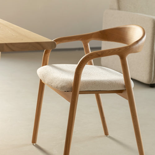 Chaise en bois massif avec accoudoirs