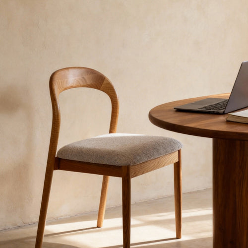 Chaise en bois massif à dossier courbé